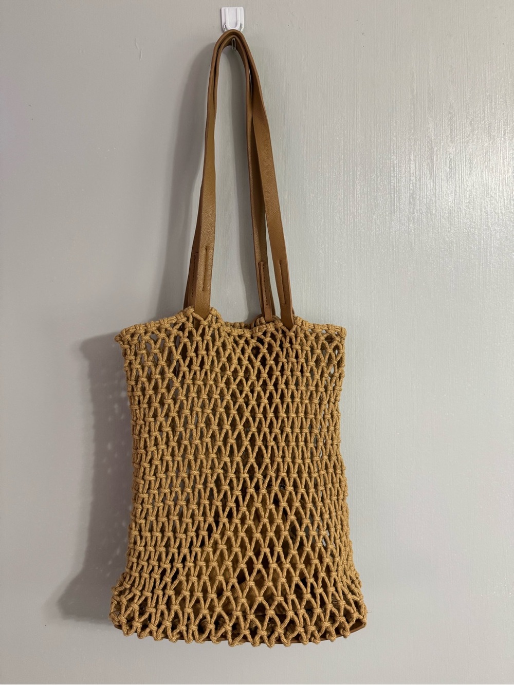 Amazon Woven Tote Beach Bag in Tan